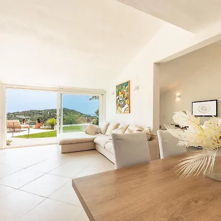 Villa Lux Villa Stella, With Private Pool Southsardiniaholidays Chia